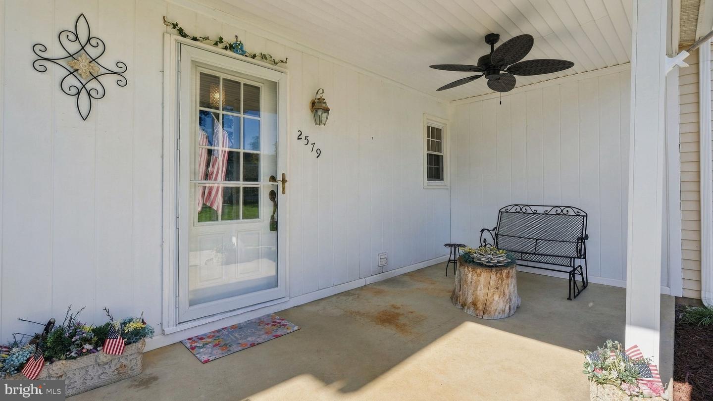 2579 Polk Ct Property Photo 5
