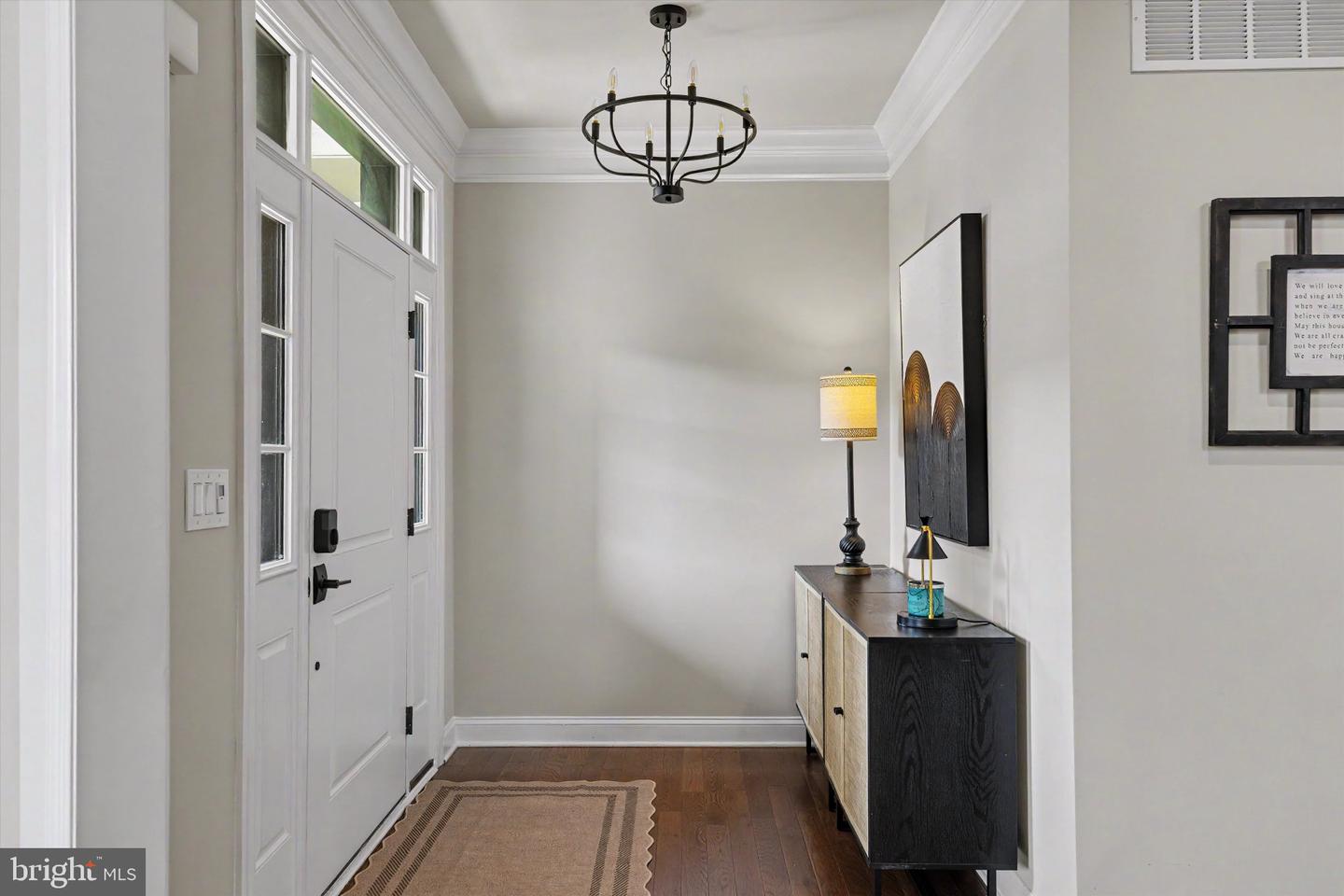 7 Pettits Bridge Rd Property Photo 5