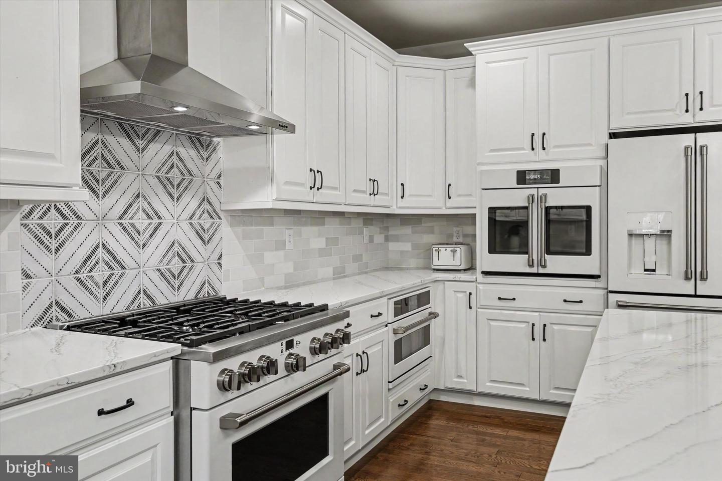 7 Pettits Bridge Rd Property Photo 21