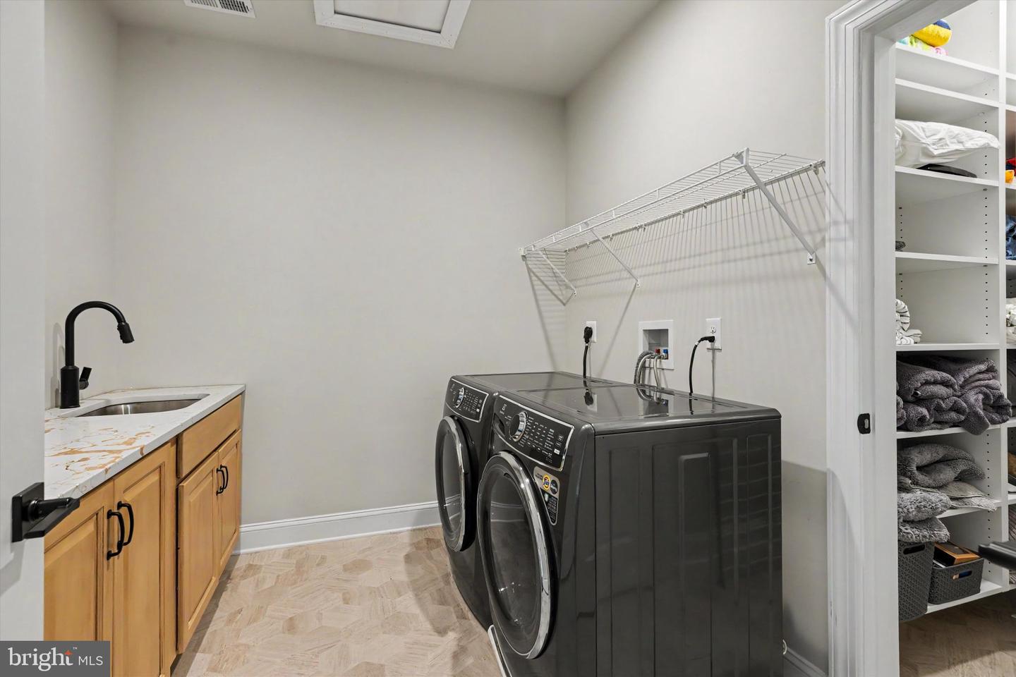 7 Pettits Bridge Rd Property Photo 48