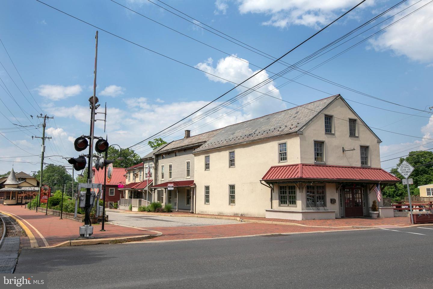 30 W BRIDGE ST #SINGLE OFFICE Property Photo 1