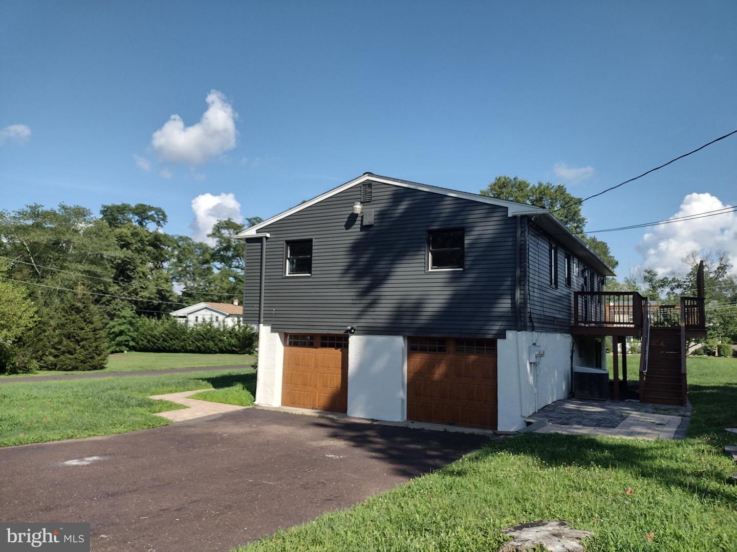 64 Bogle Dr Property Photo 2