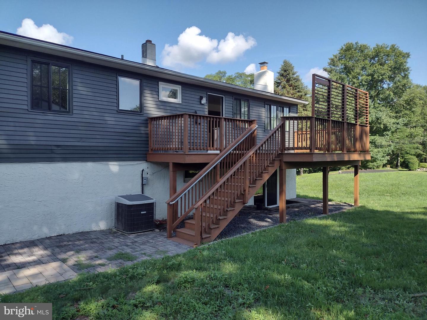 64 Bogle Dr Property Photo 3