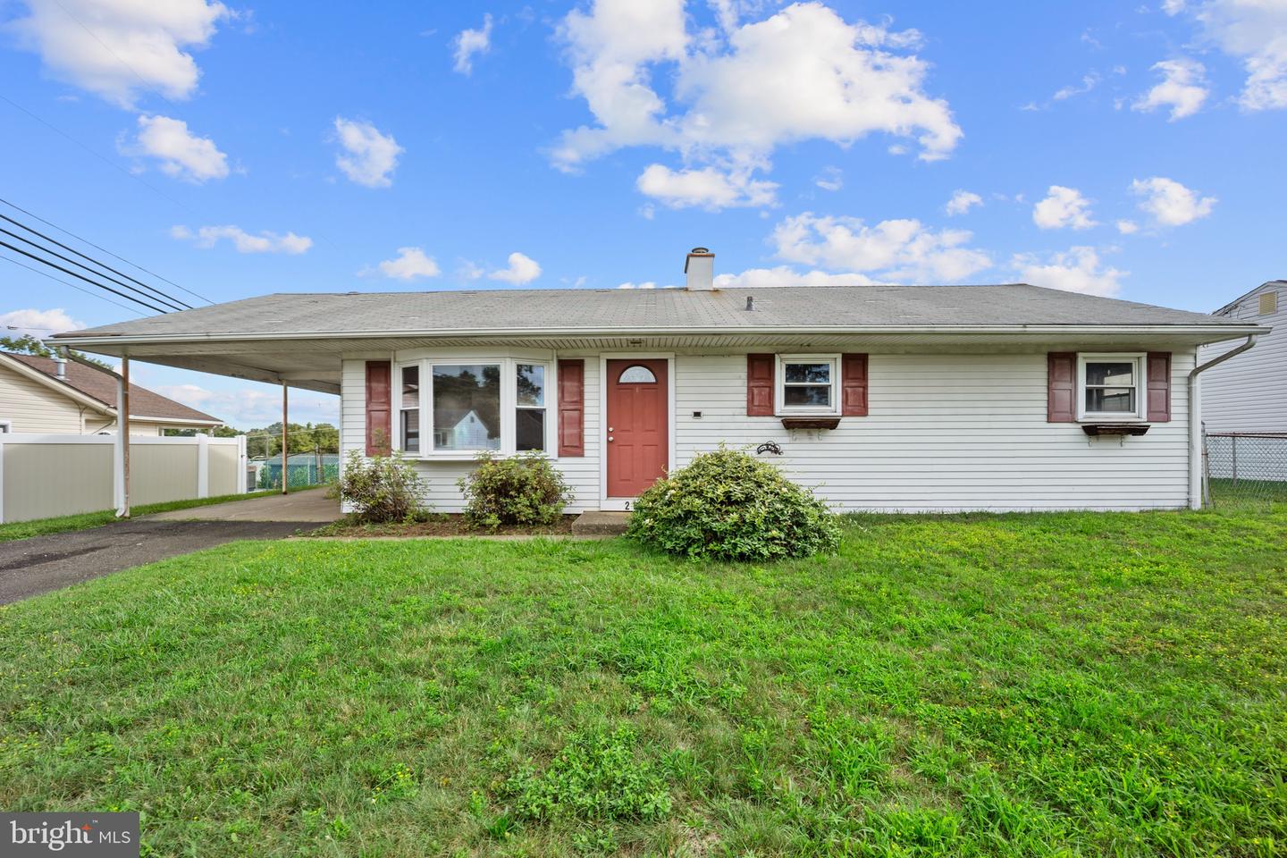 217 Suffolk Rd Property Photo 1