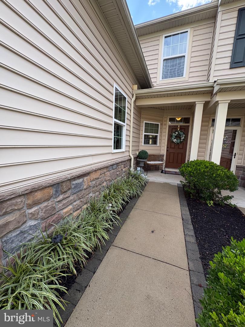 1239 Heron Ct Property Photo 6