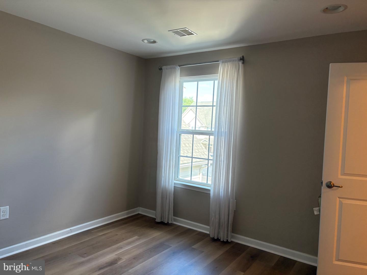 1239 Heron Ct Property Photo 24