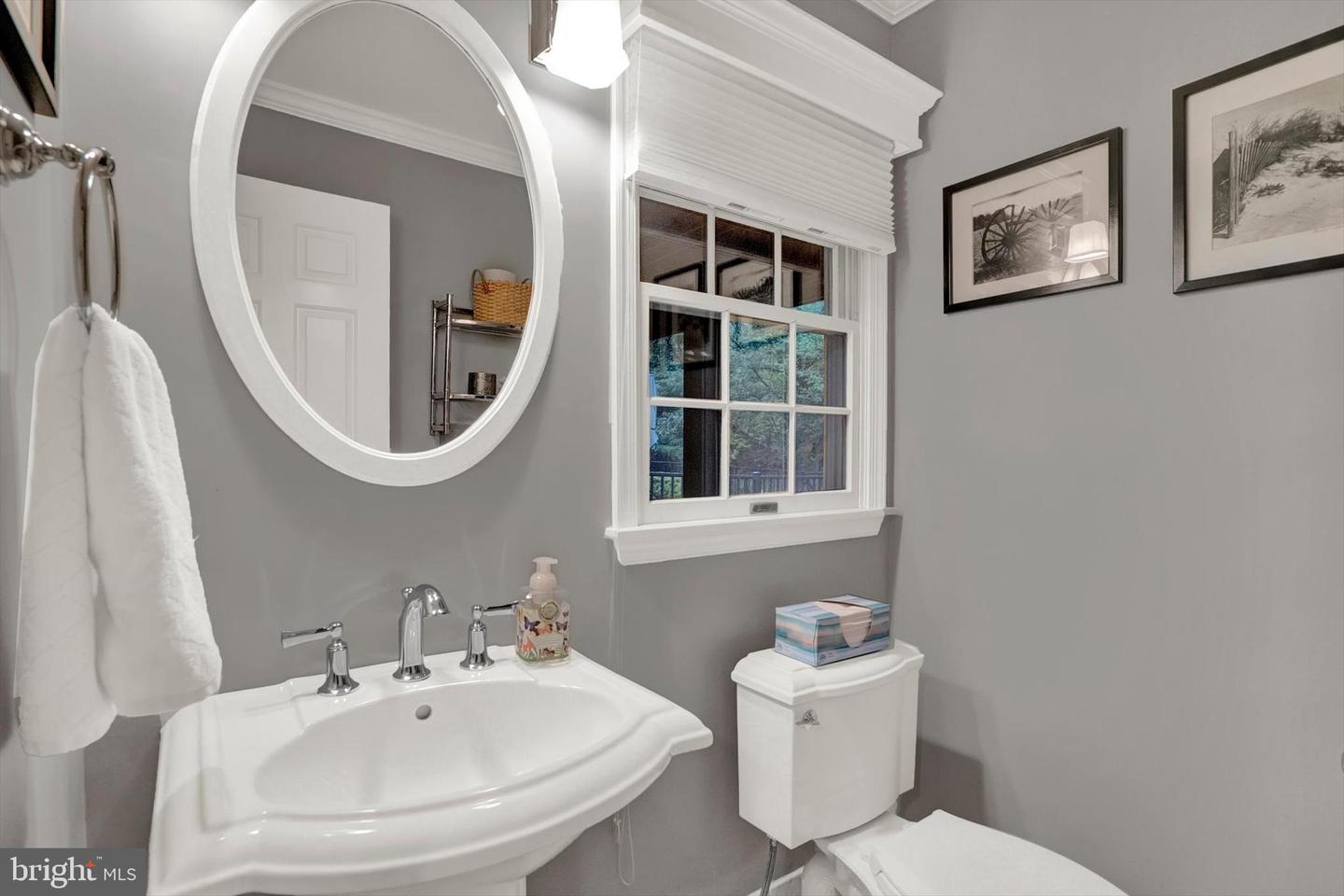 8 Timber Brook Dr Property Photo 10