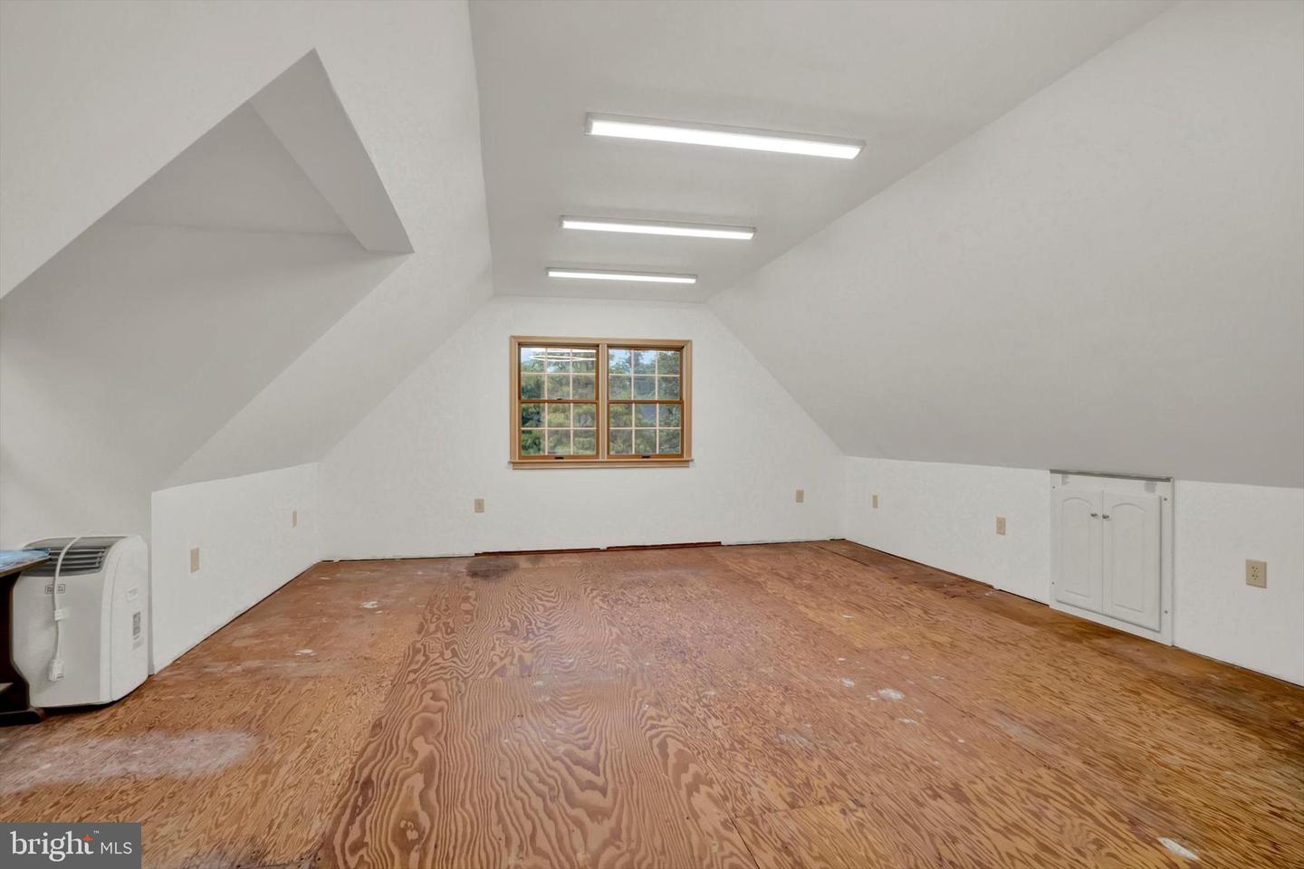 8 Timber Brook Dr Property Photo 33