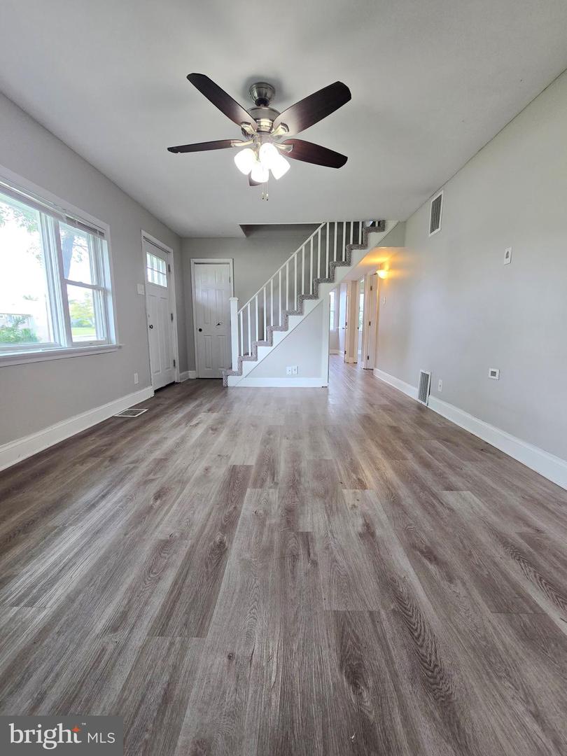 224 Guilford Rd Property Photo 4