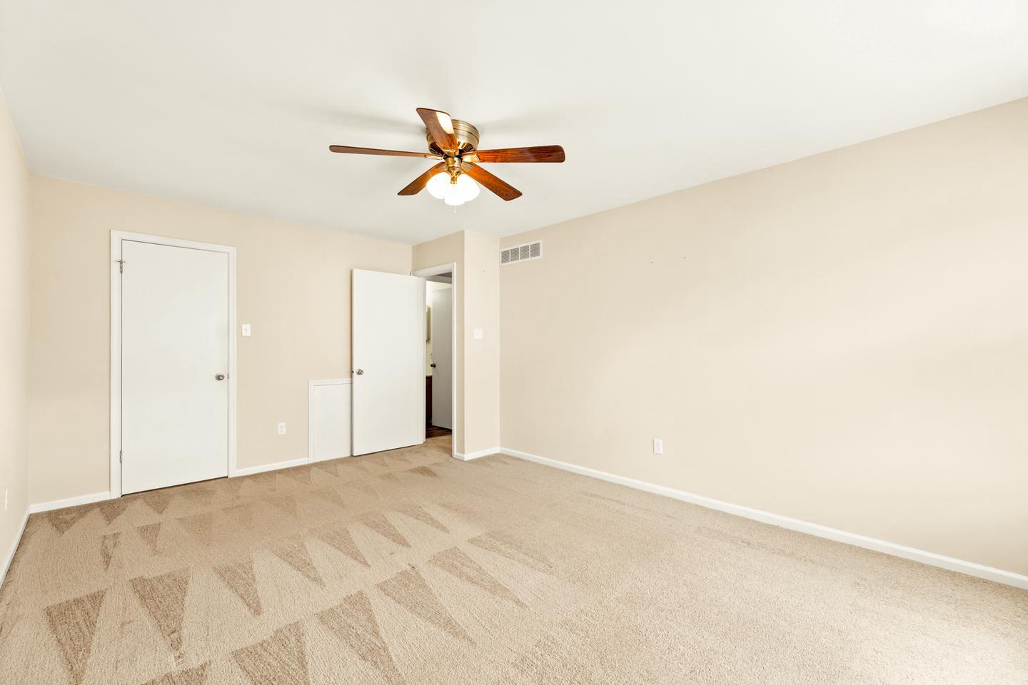 119 Carousel Cir Property Photo 32
