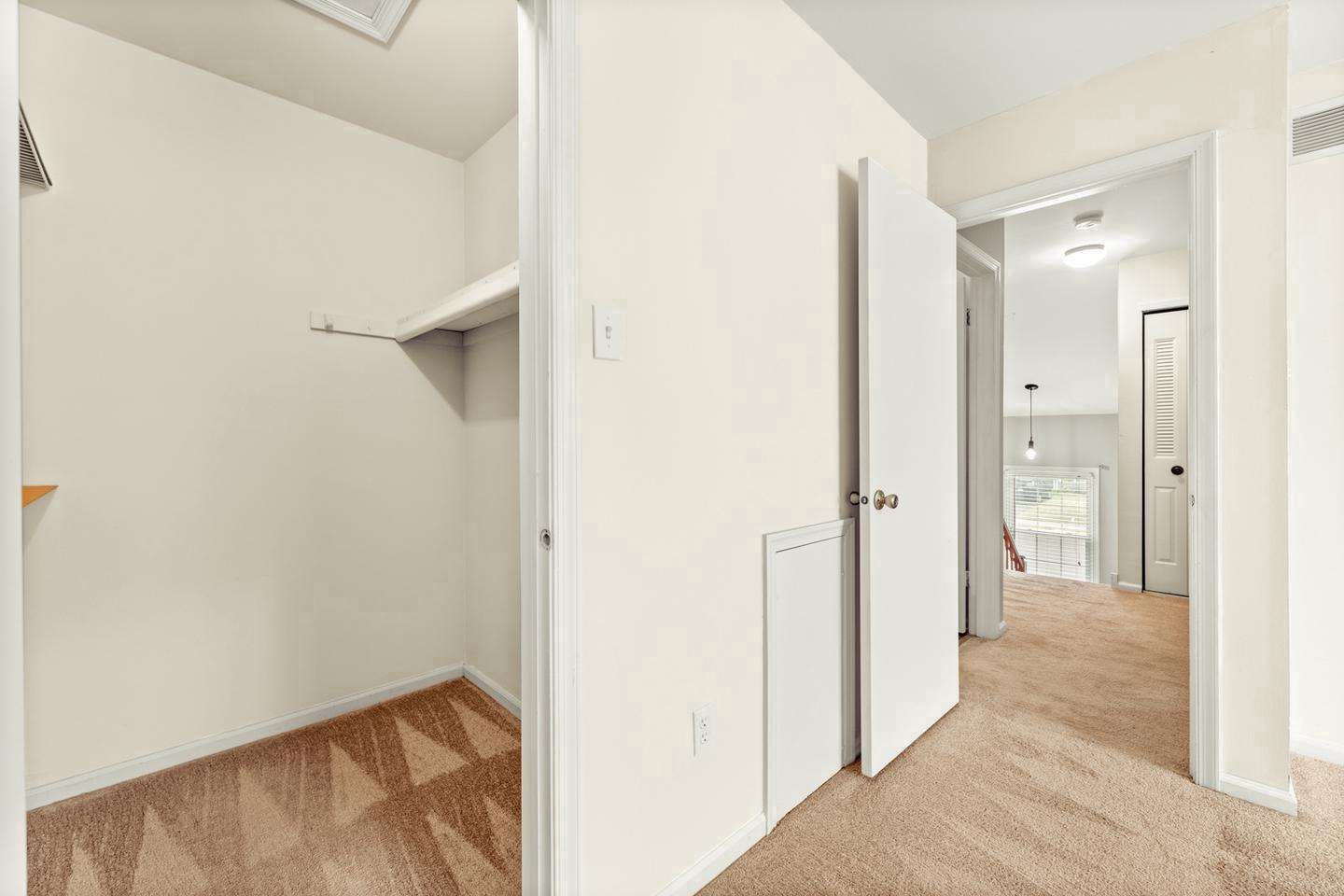 119 Carousel Cir Property Photo 35