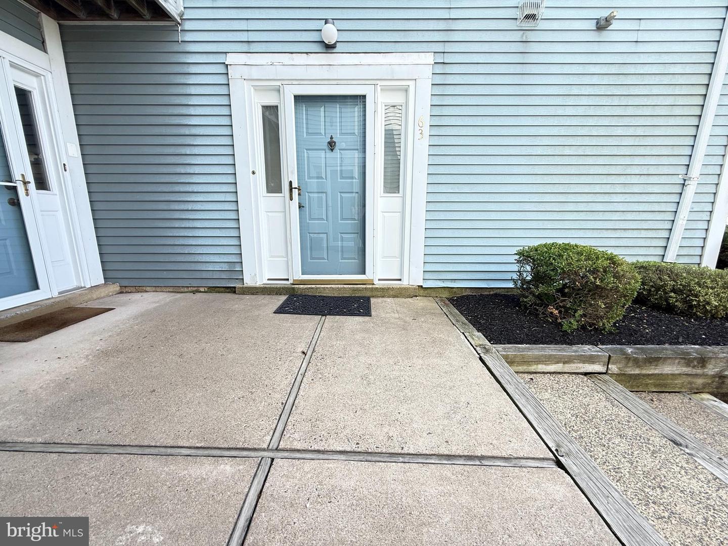 63 HILLCROFT WAY Property Photo 1