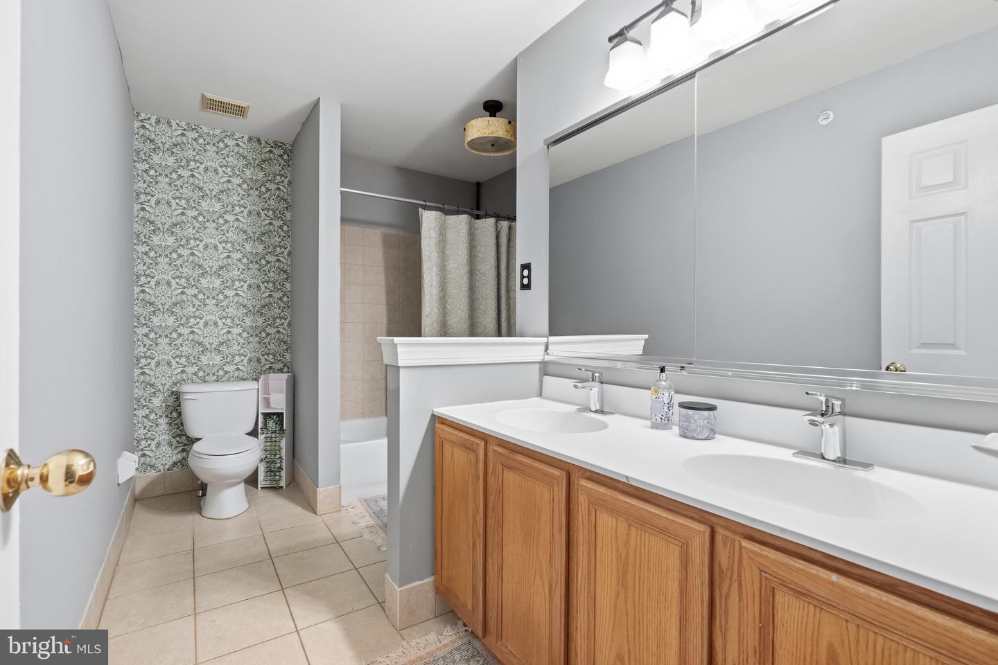 2310 Sandhurst Dr Property Photo 43