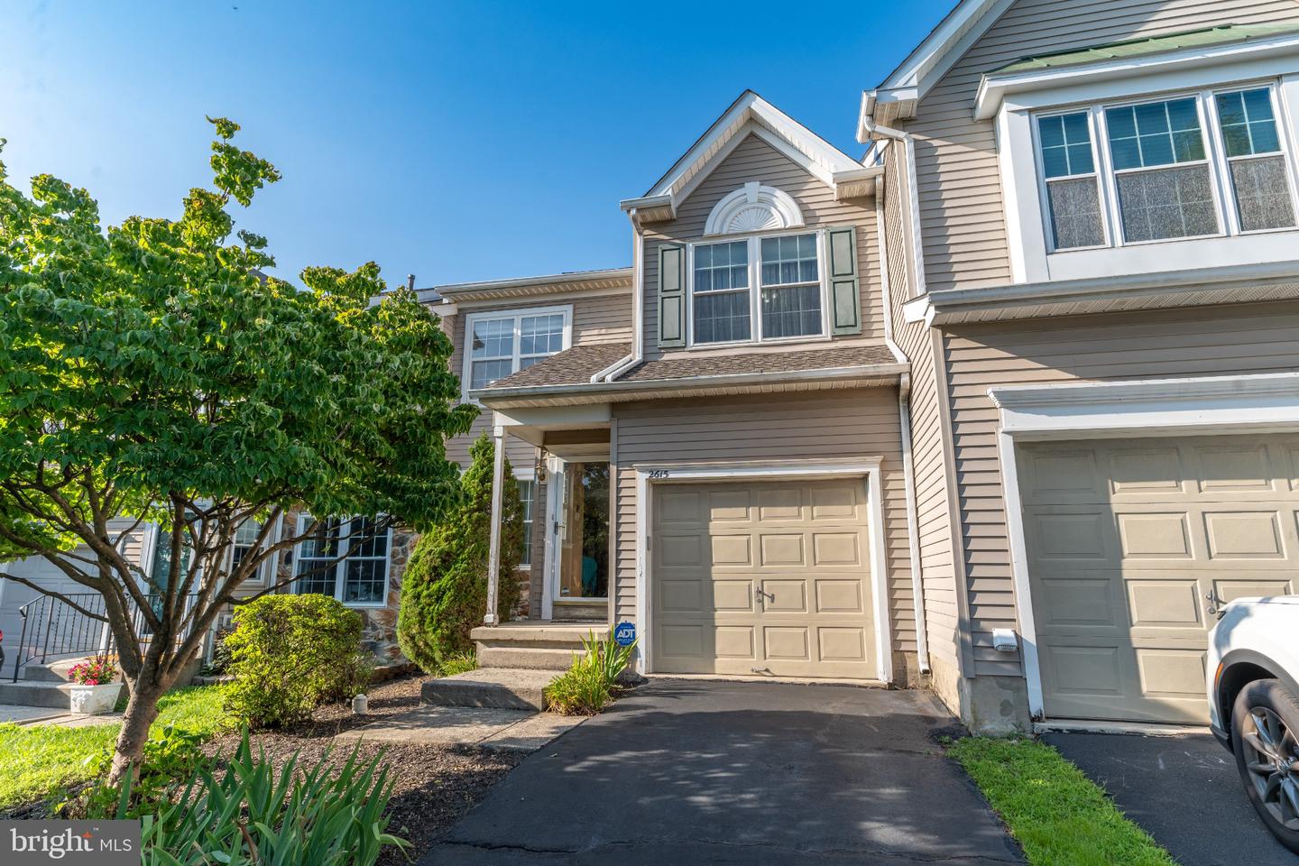2615 Fallow Hill Ln Property Photo 2