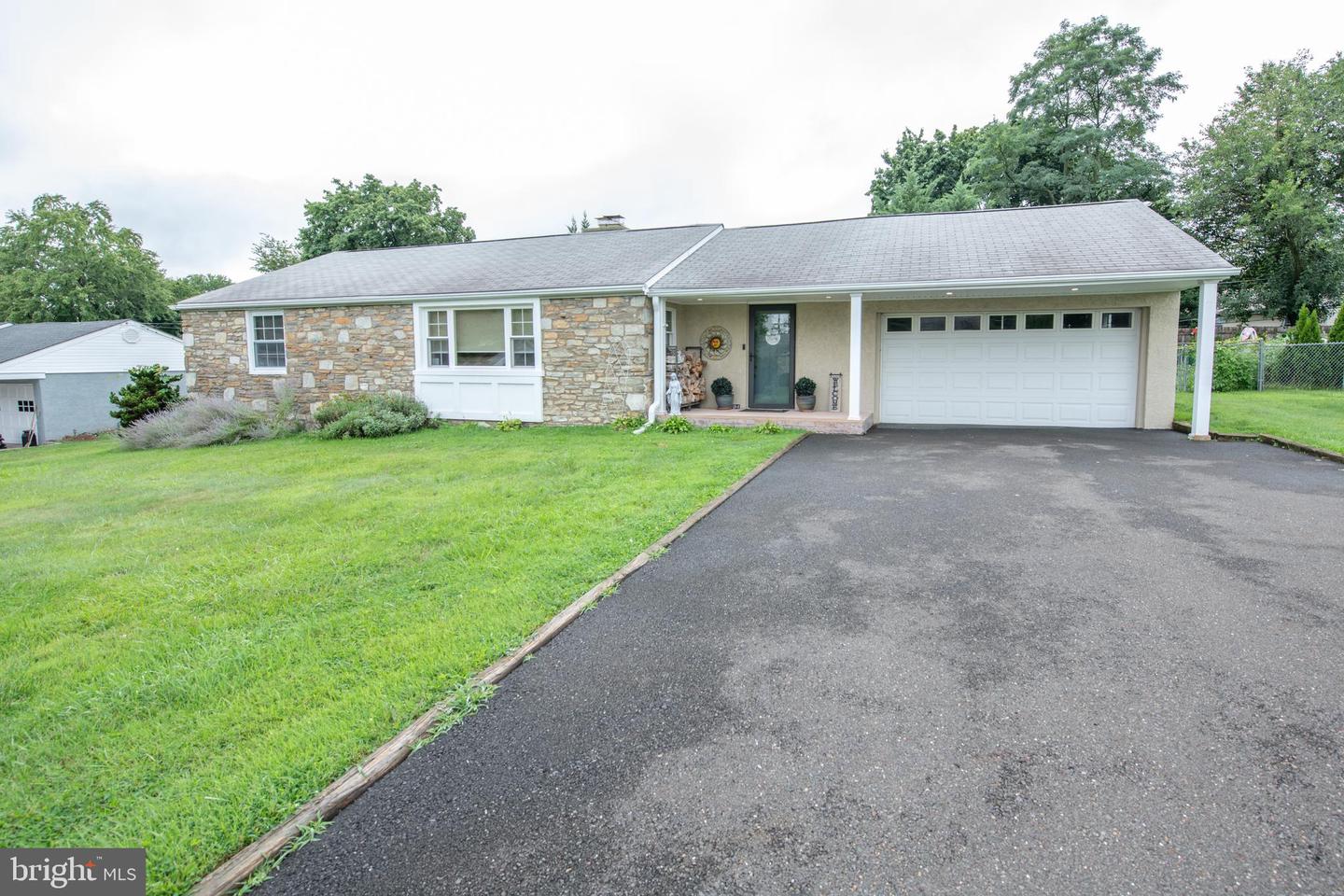 27 N MIDWAY AVE