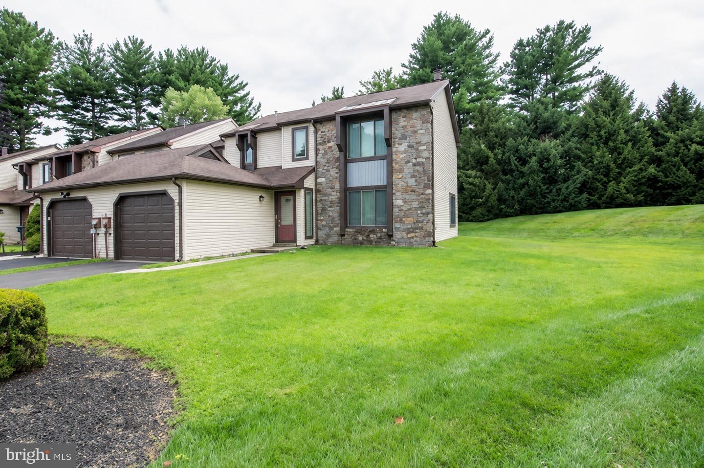 744 NEWBURY CT
