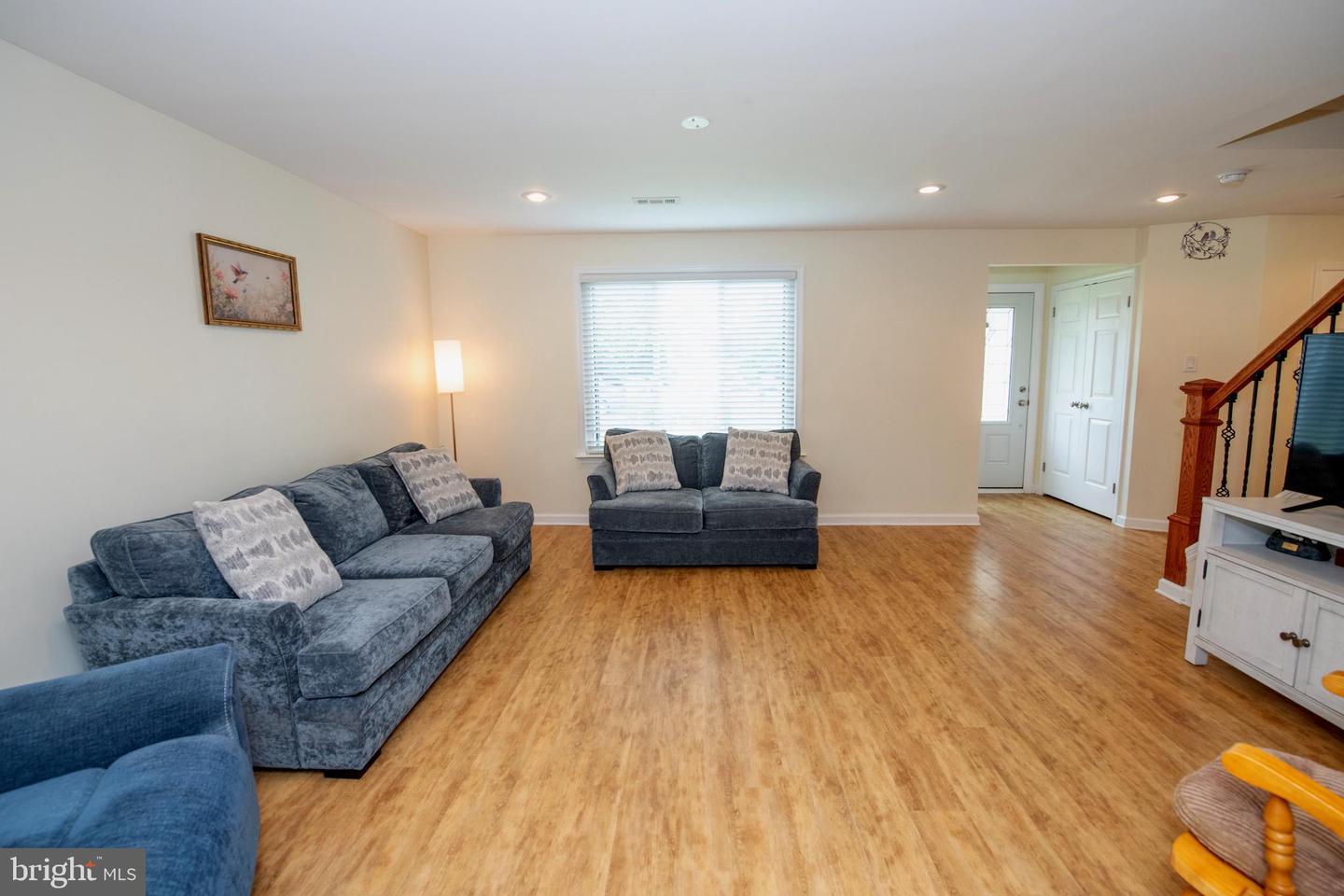 744 Newbury Ct Property Photo 20