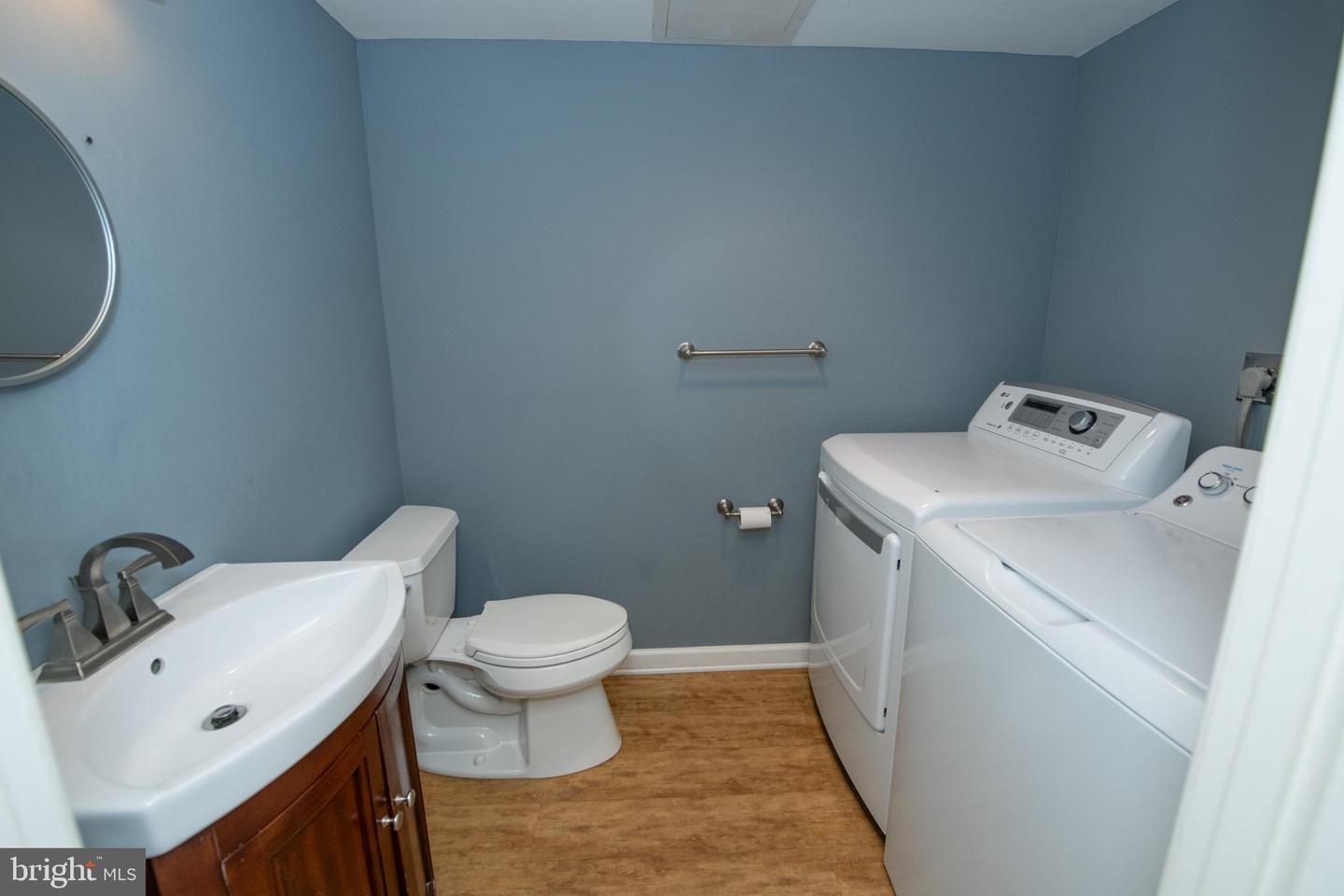 744 Newbury Ct Property Photo 26