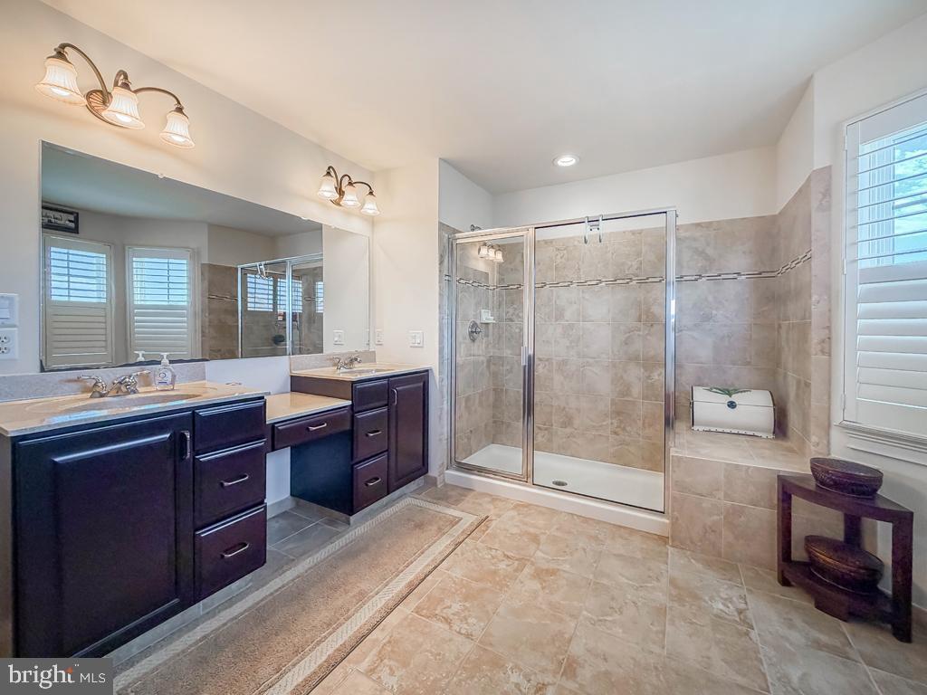 124 Thornhill Ln Property Photo 30
