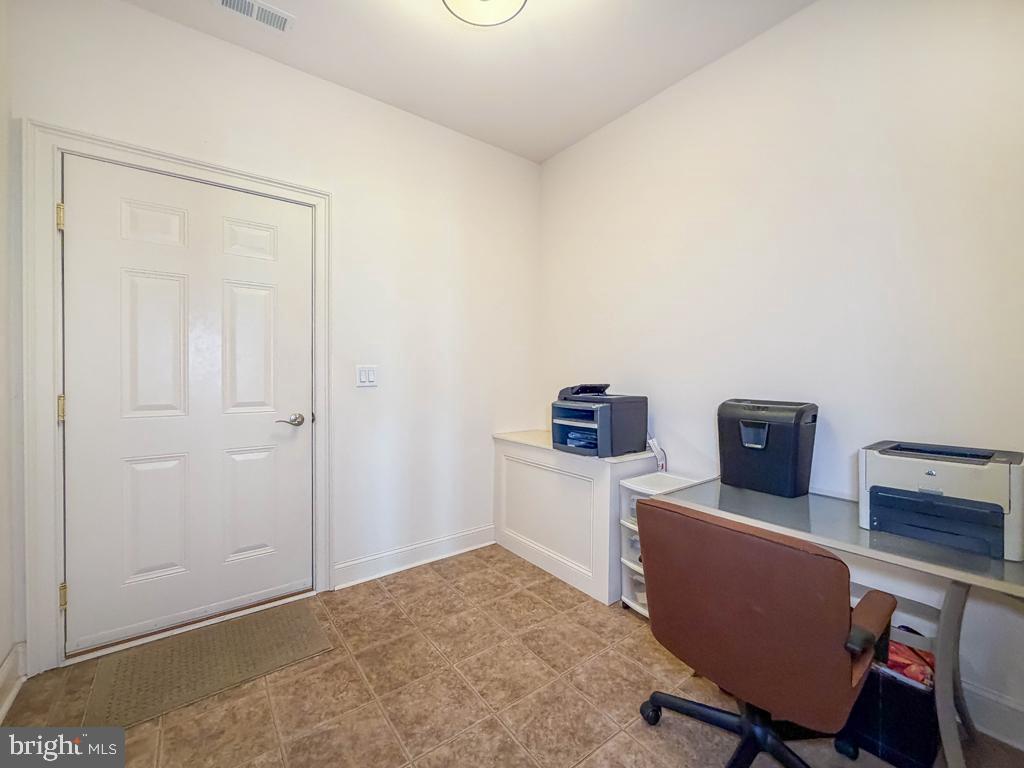 124 Thornhill Ln Property Photo 36