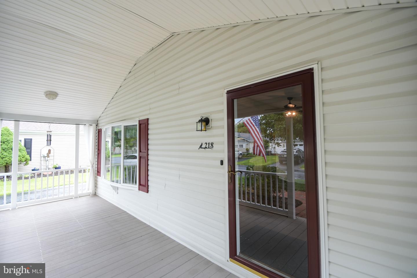 218 Dove Ct Property Photo 2