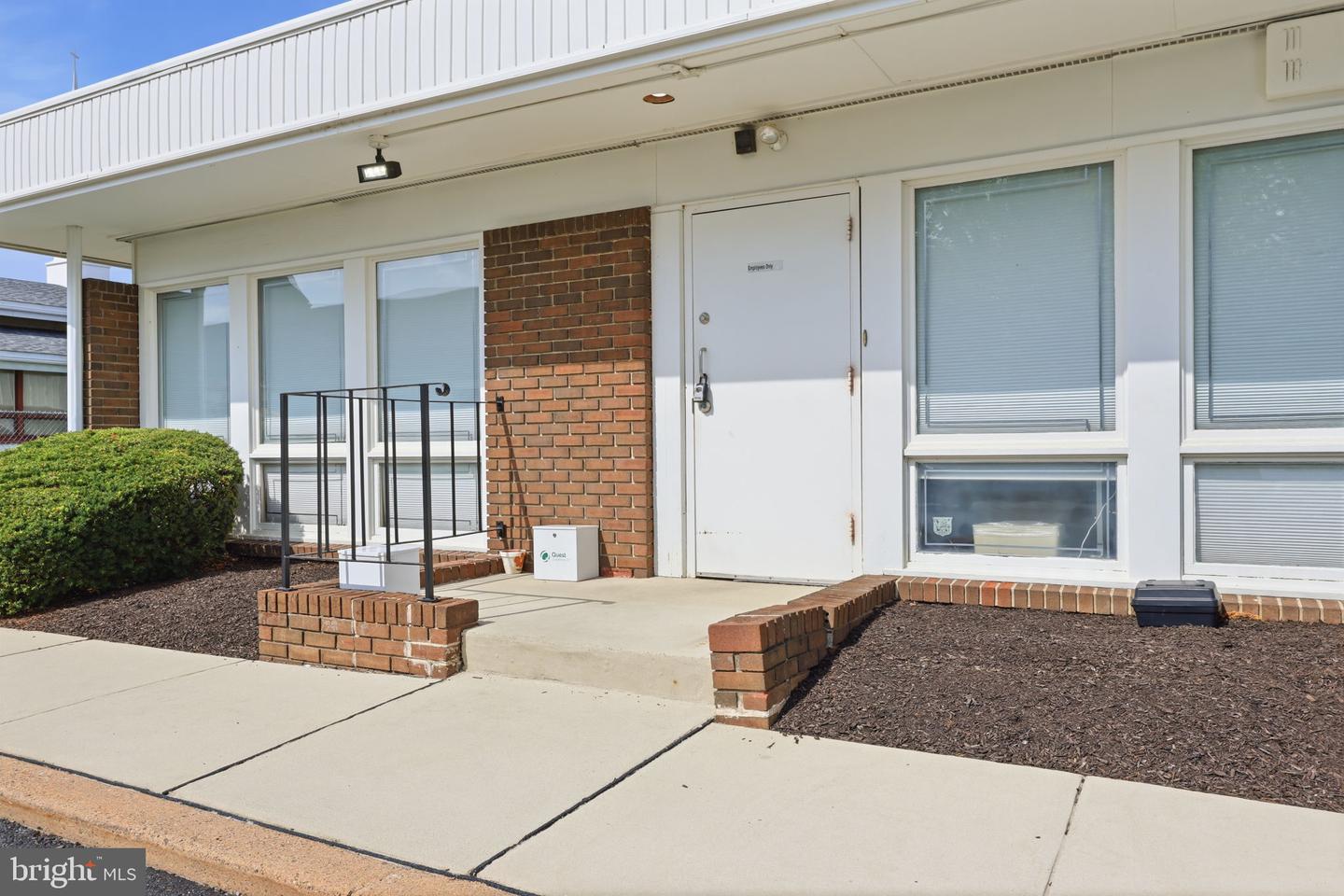 1568 Woodbourne Rd #1 Property Photo 4