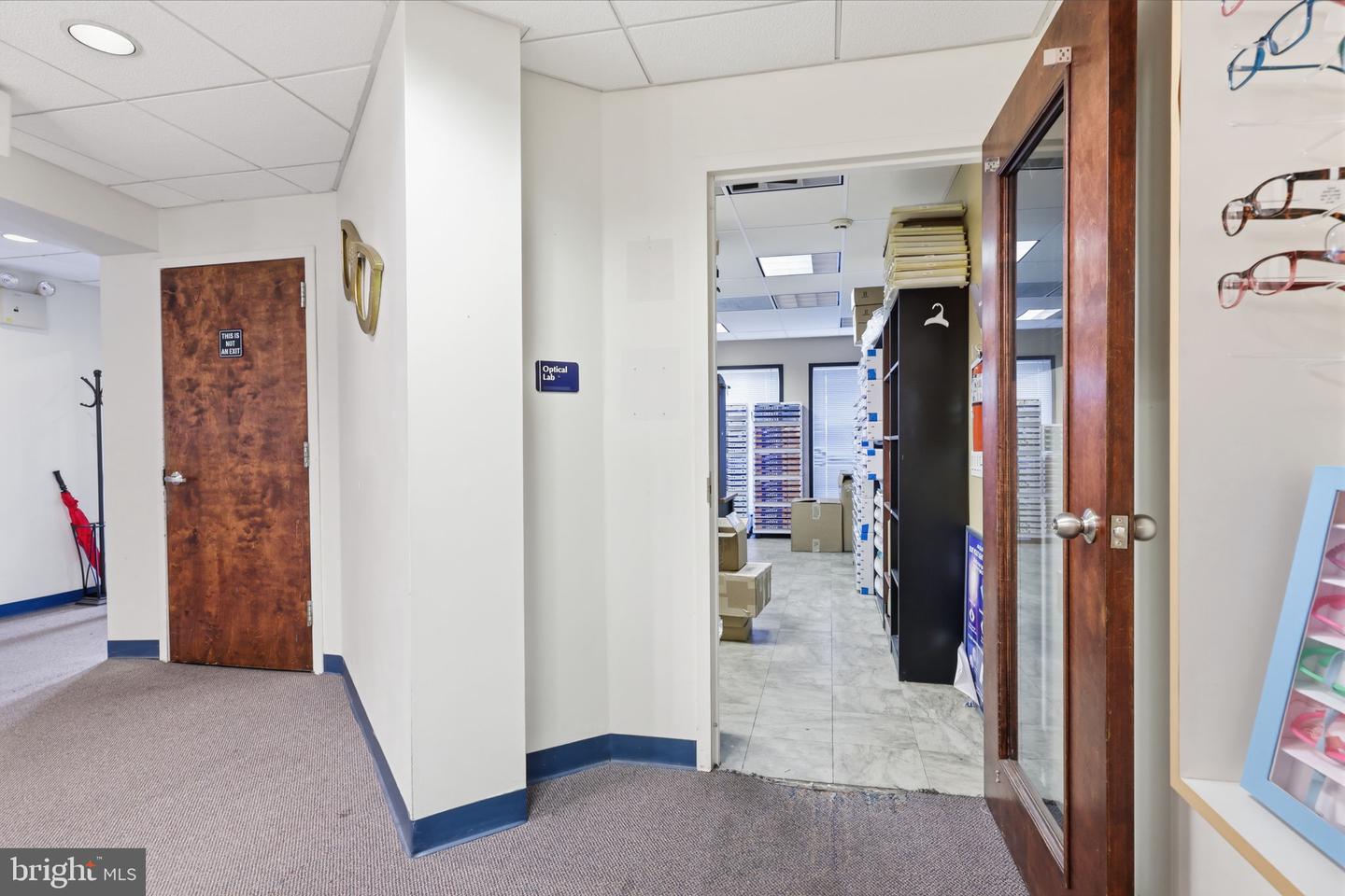1568 Woodbourne Rd #1 Property Photo 12