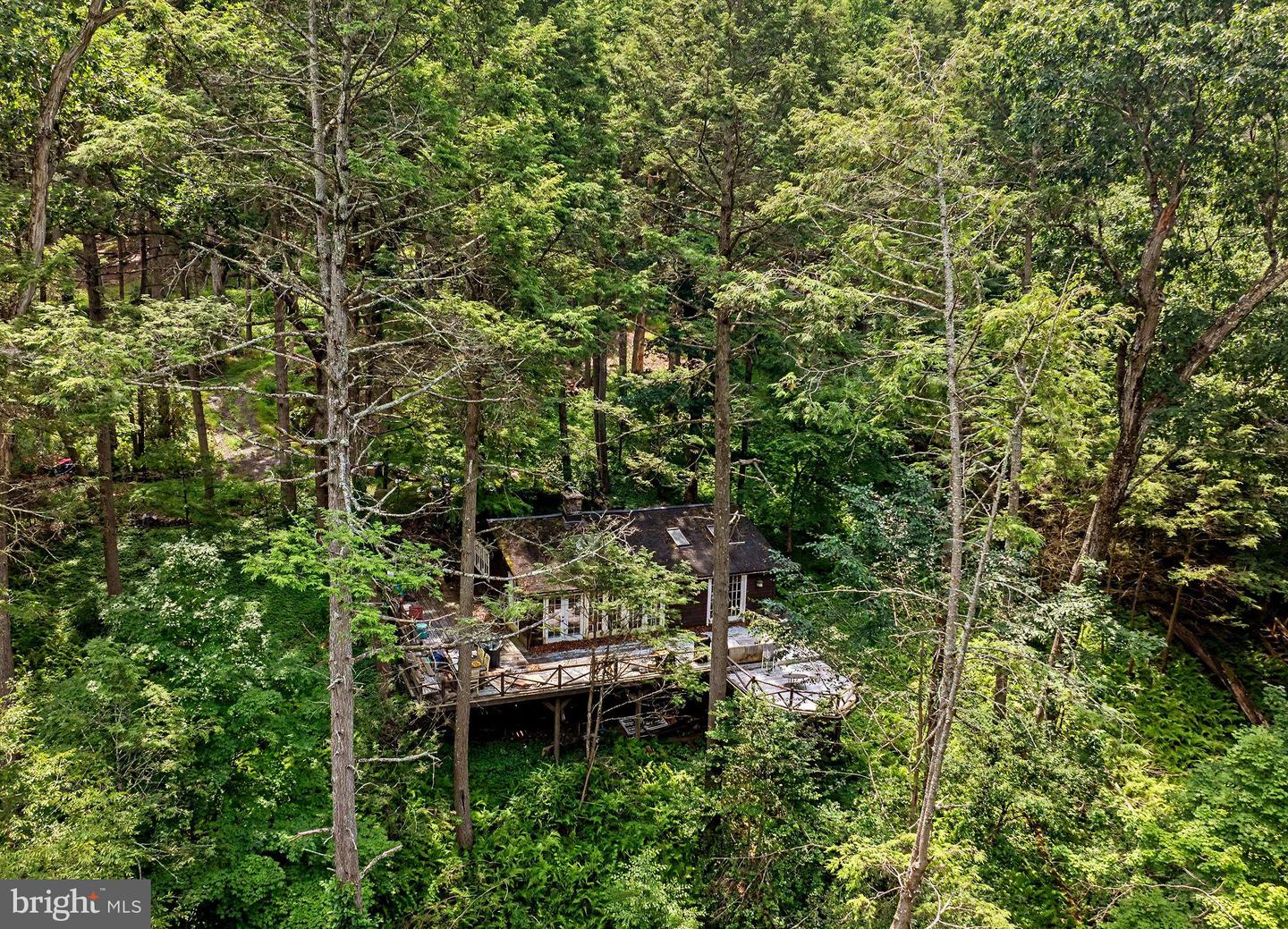 10 Ledge Ln Property Photo 1
