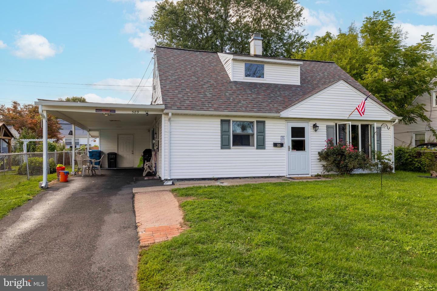 589 Doloro Dr Property Photo 2