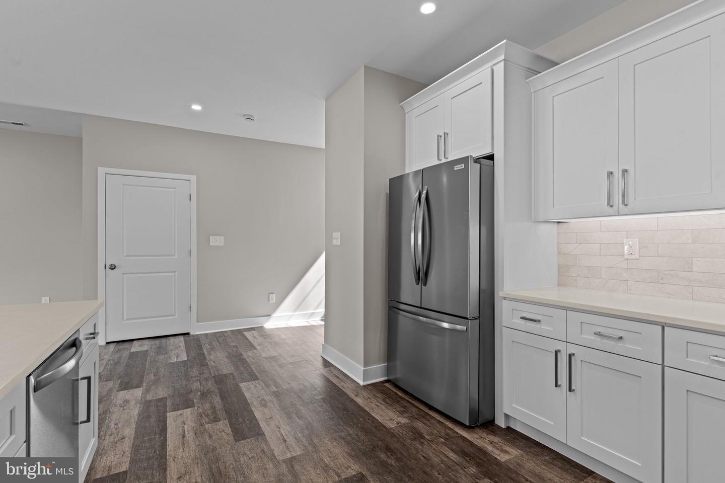1020 Anne Street Property Photo 16