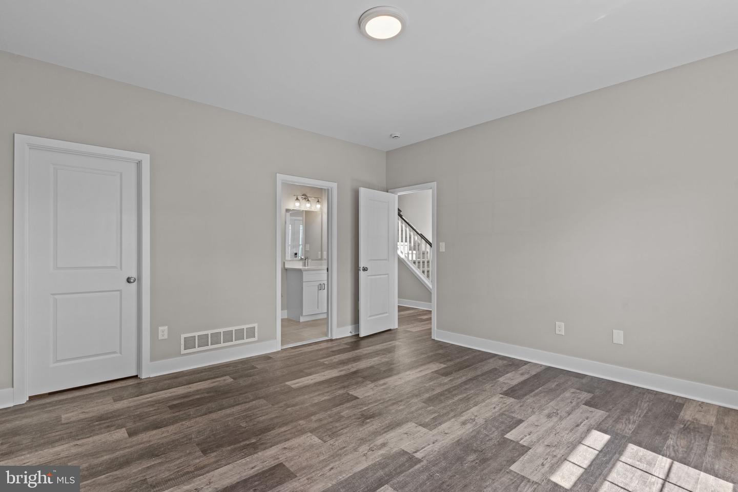 1020 Anne Street Property Photo 25