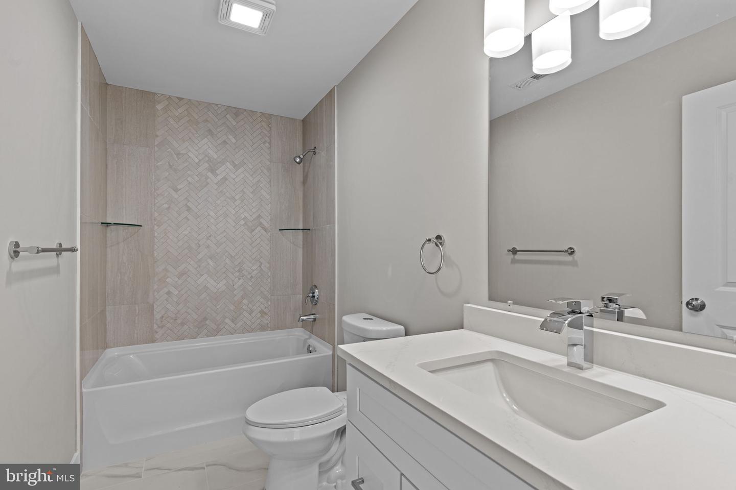1020 Anne Street Property Photo 43