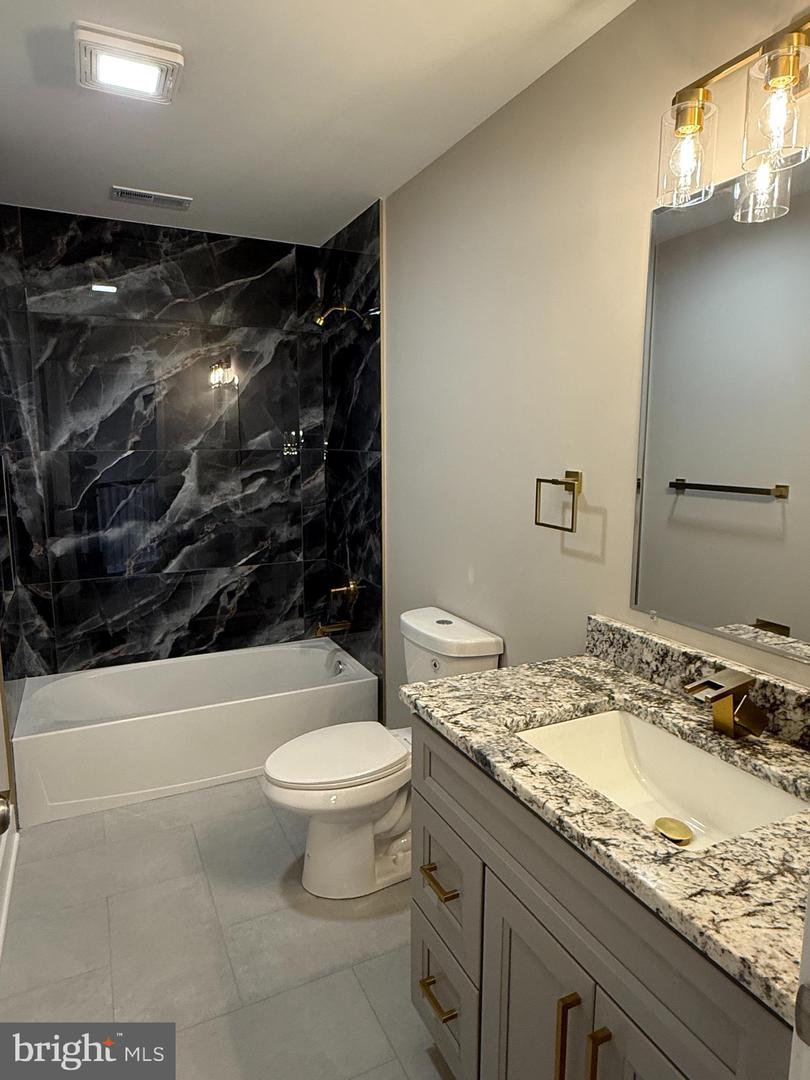 1020 Anne Street Property Photo 44