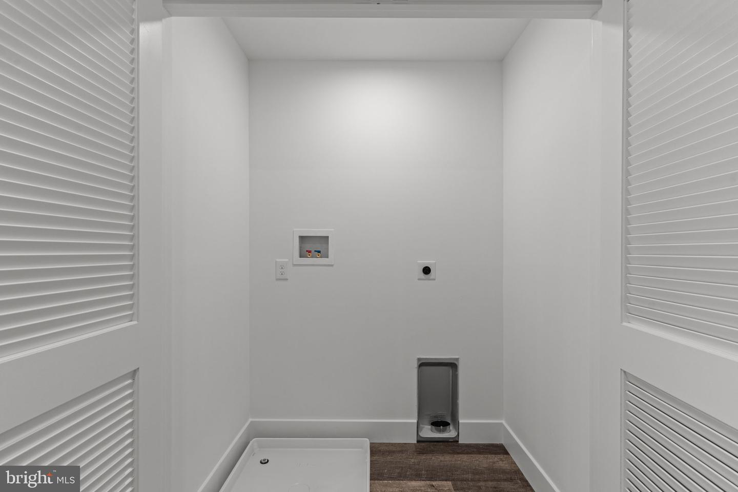 1020 Anne Street Property Photo 45