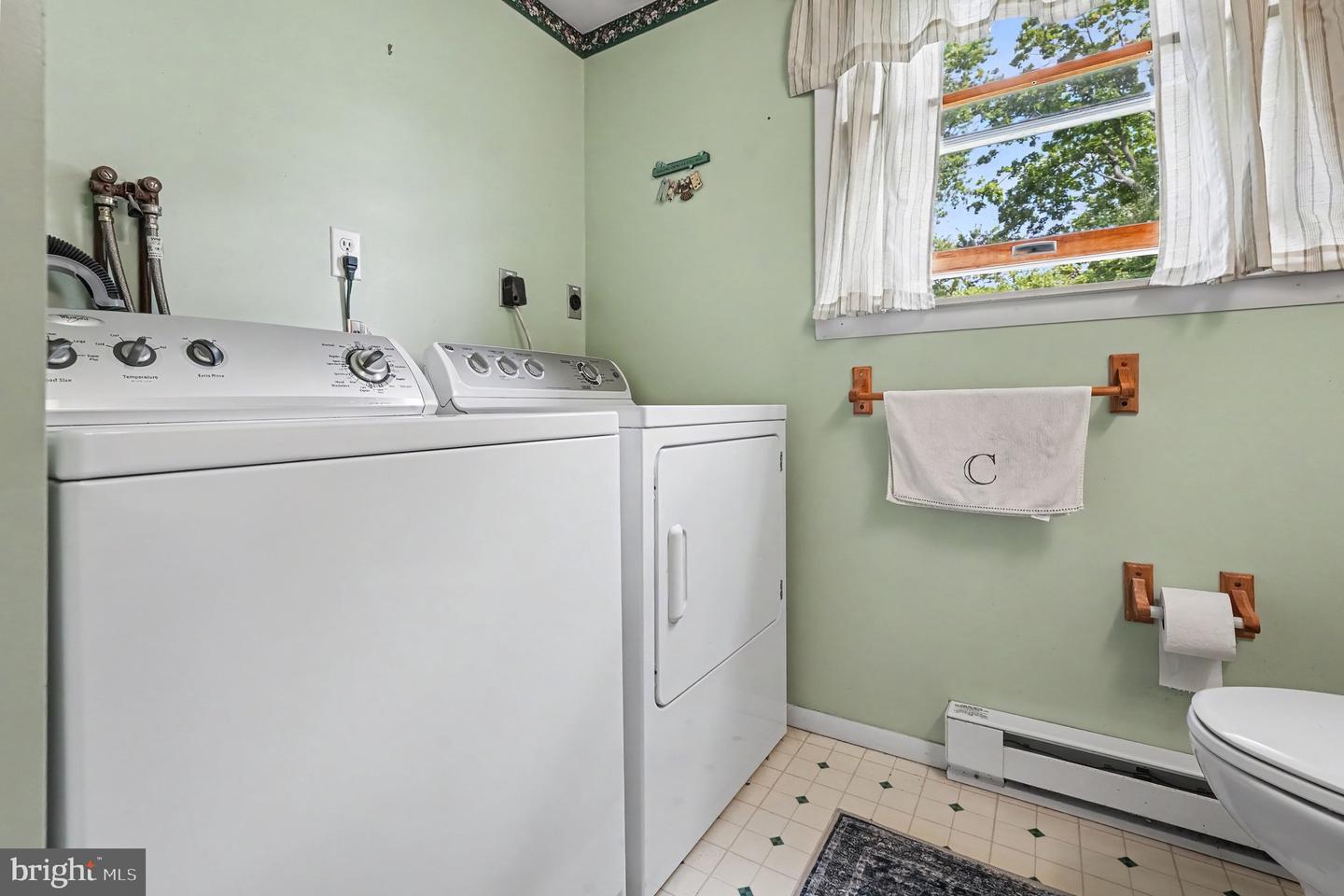 215 Maple St Property Photo 21