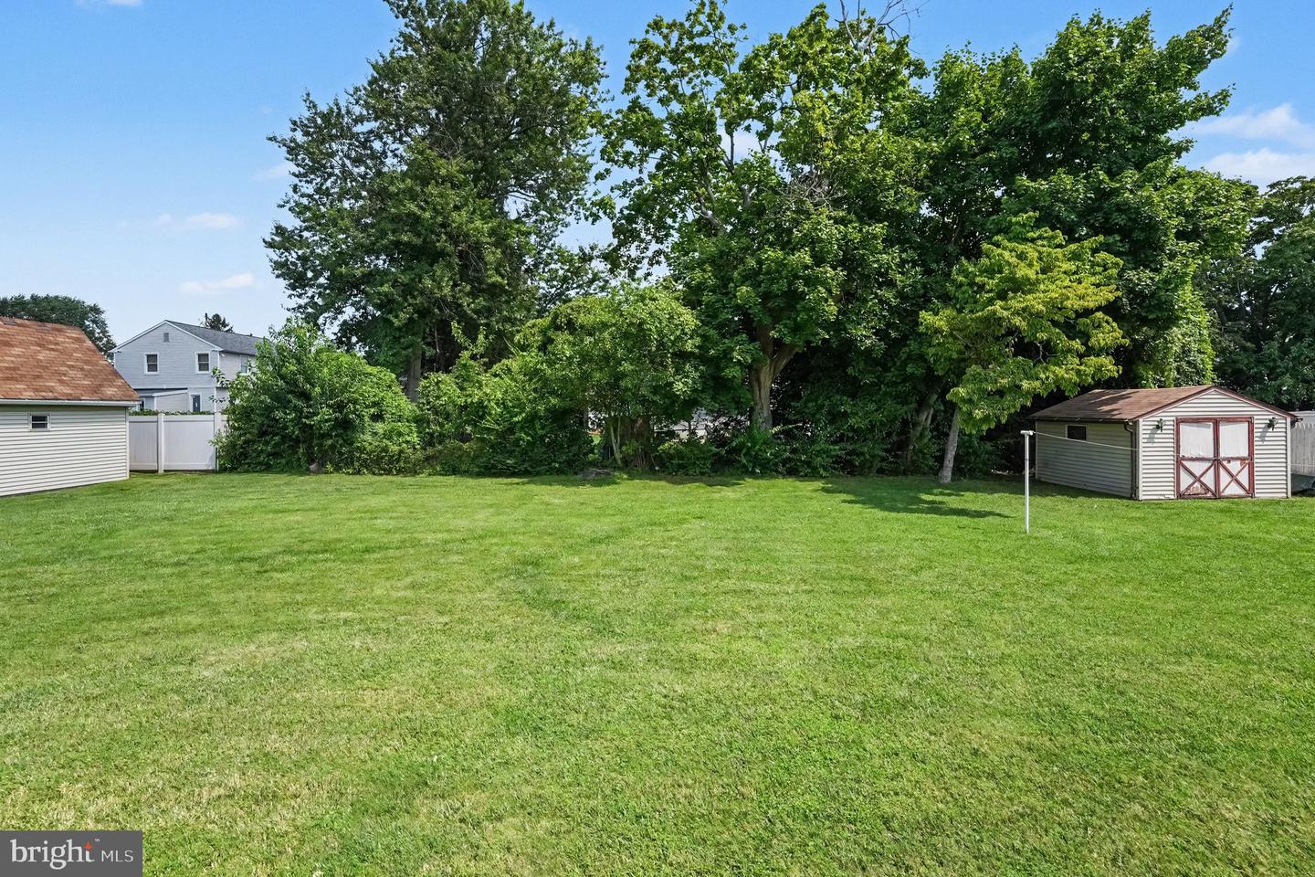 215 Maple St Property Photo 37