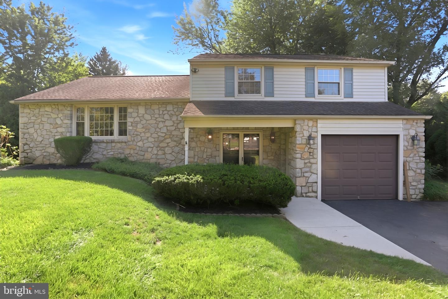 17 SASSAFRAS DR