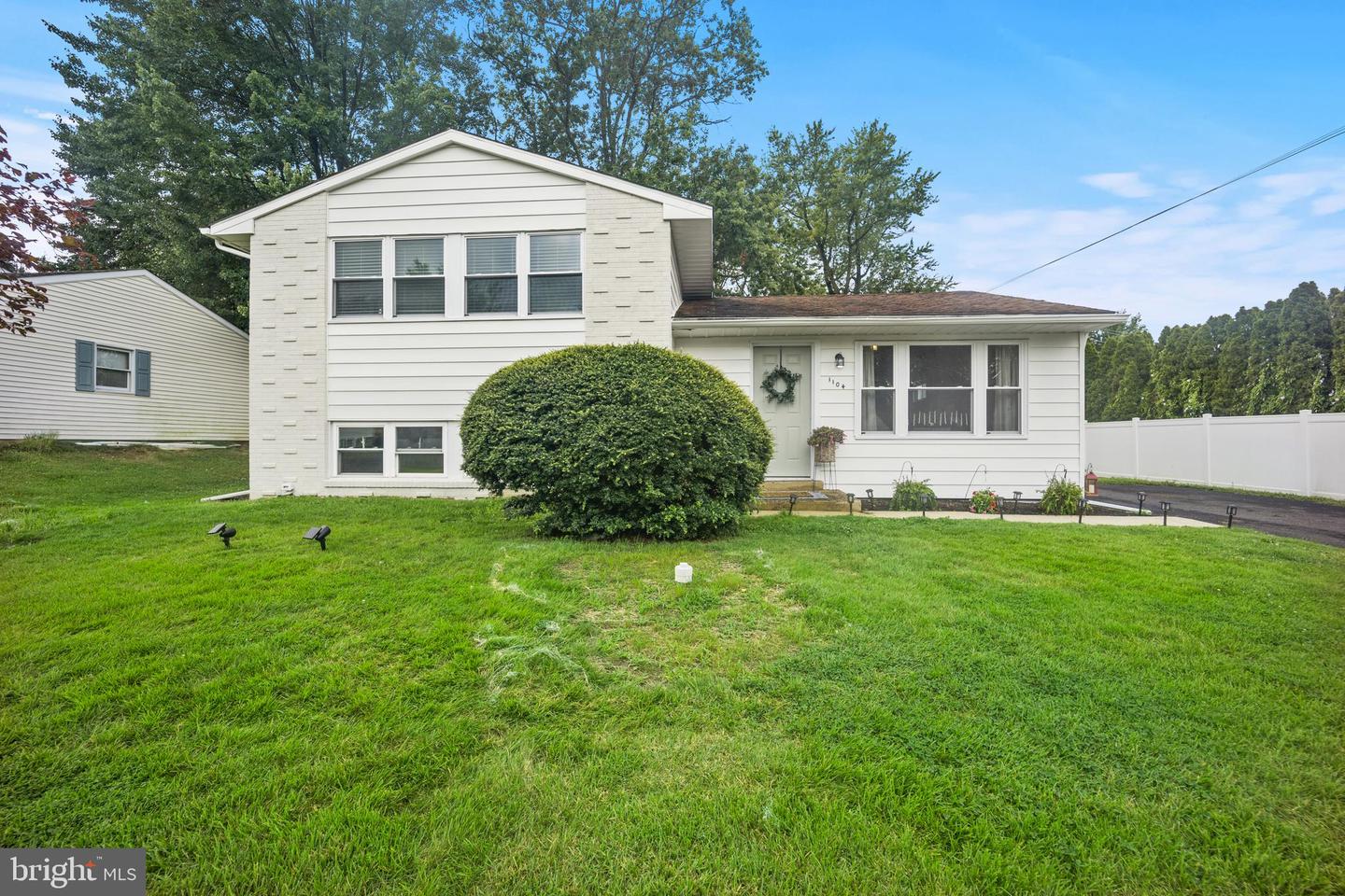 1104 Fitch Pl Property Photo 1