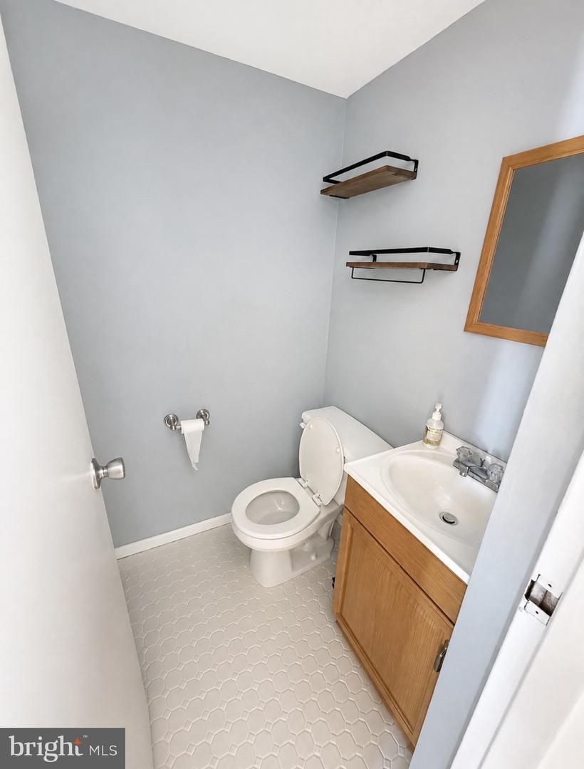 114 Lexington Ct Property Photo 7