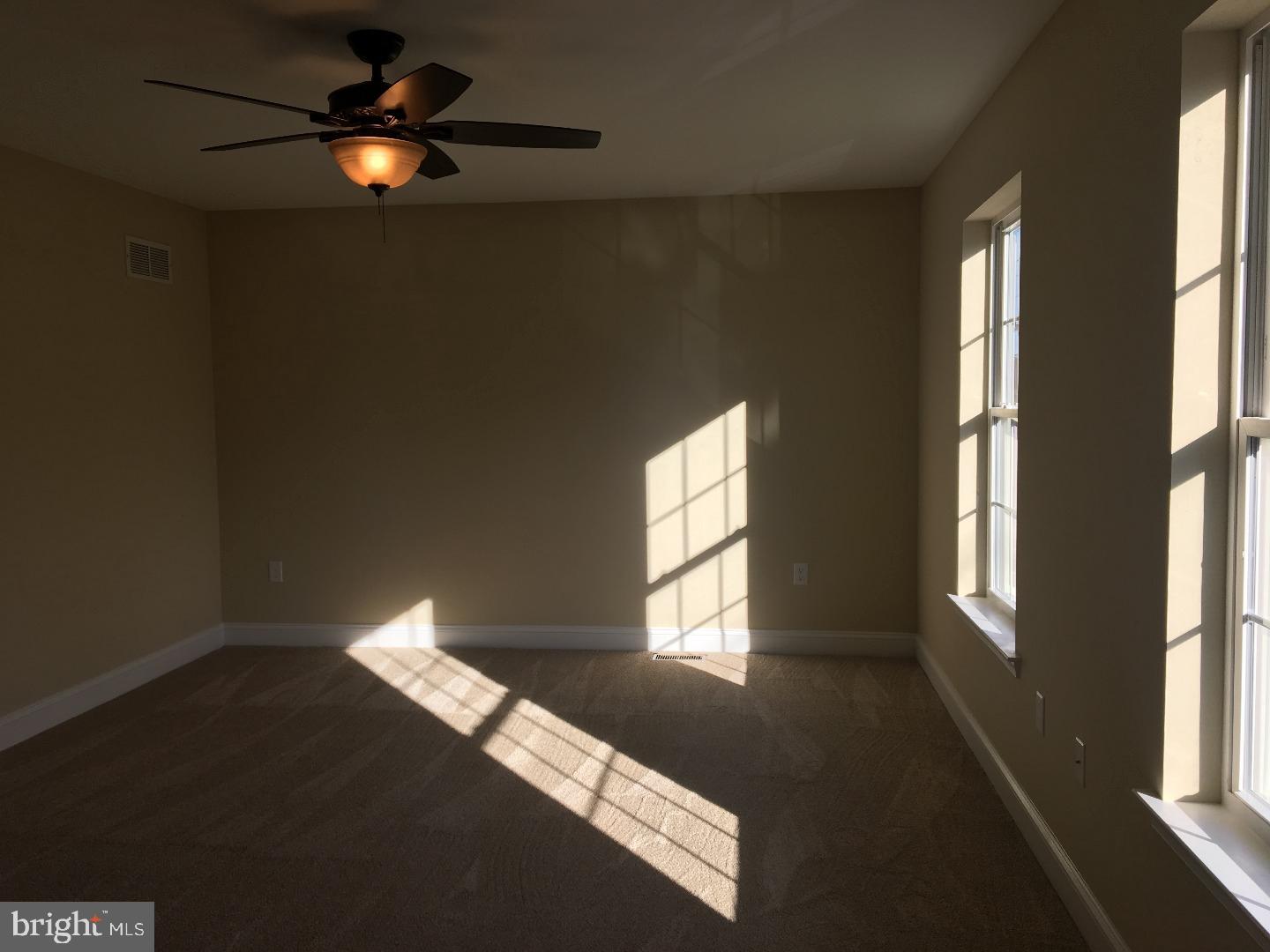 1015 Juniper St Property Photo 10