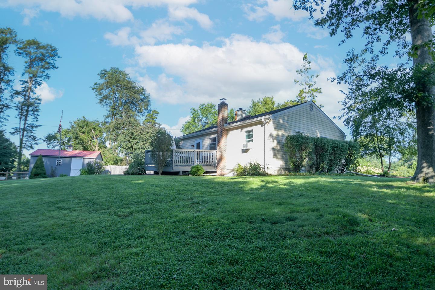 22 Elm Ter Property Photo 6