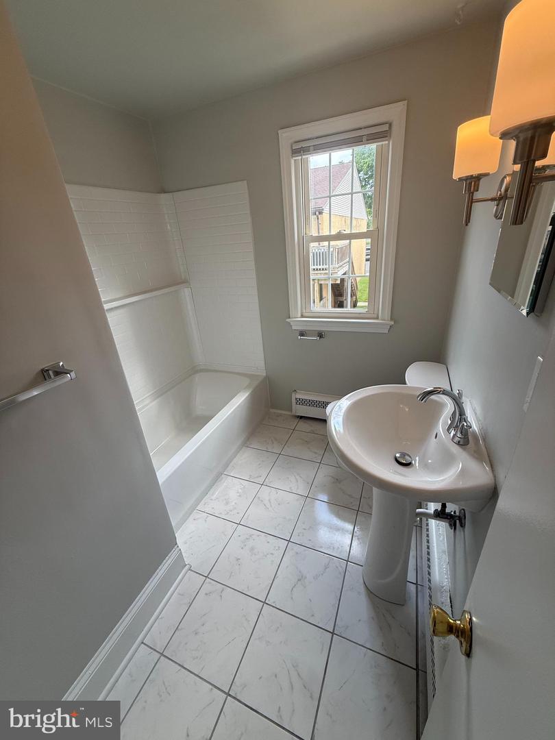 50 Walnut Ave #2b Property Photo 8