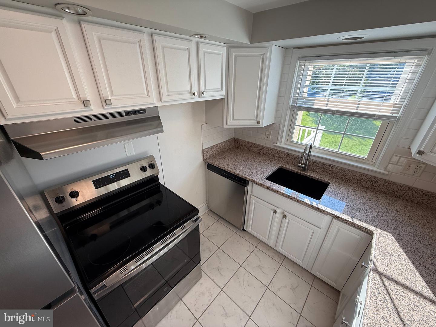 50 Walnut Ave #2b Property Photo 8
