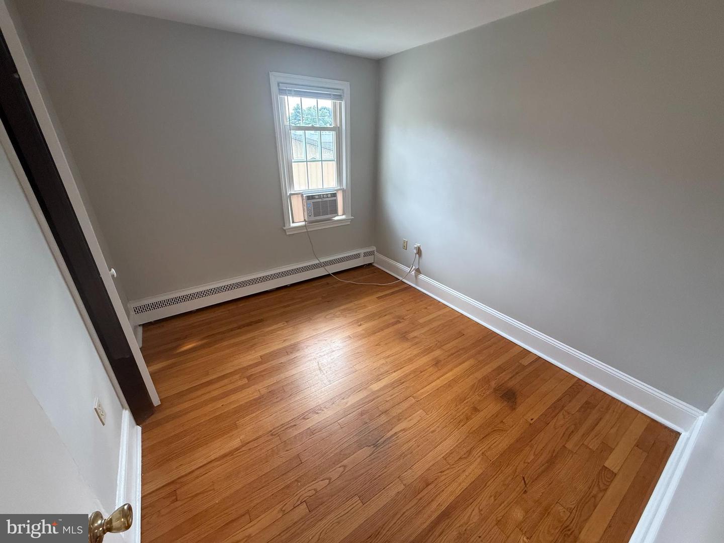 50 Walnut Ave #2b Property Photo 9