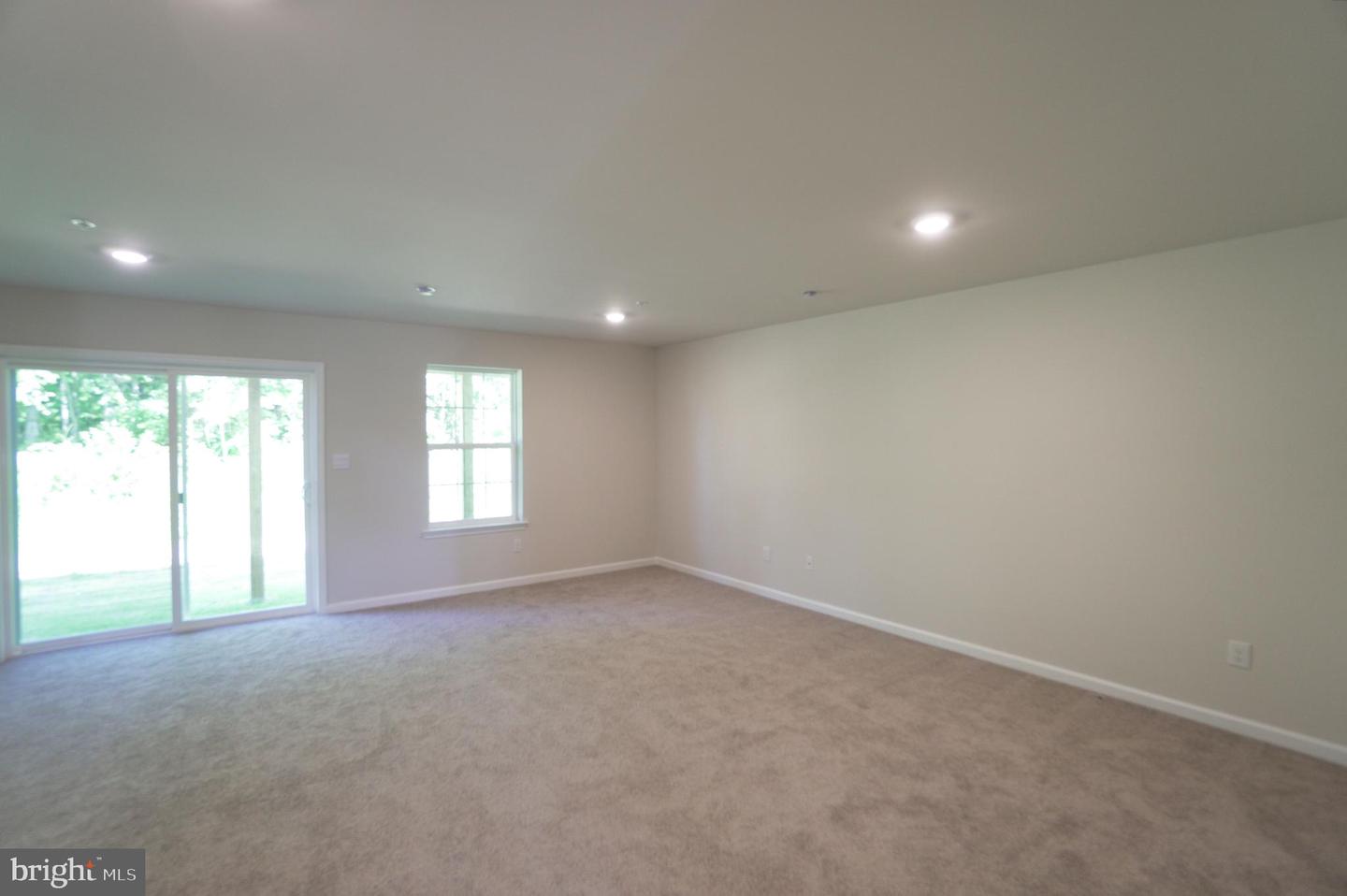 148 Bell Ct Property Photo 6