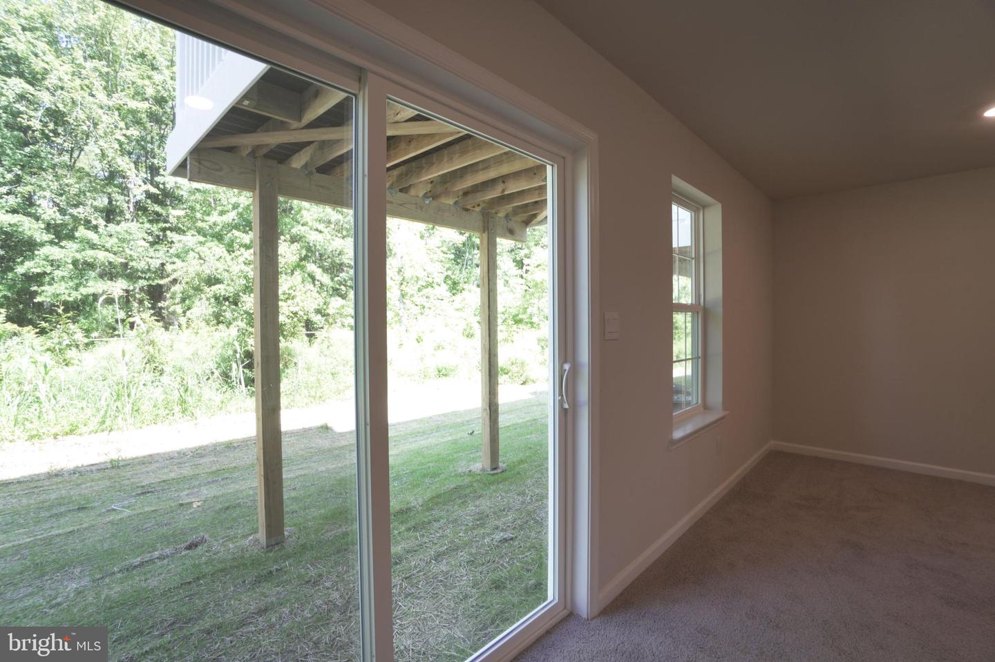148 Bell Ct Property Photo 7