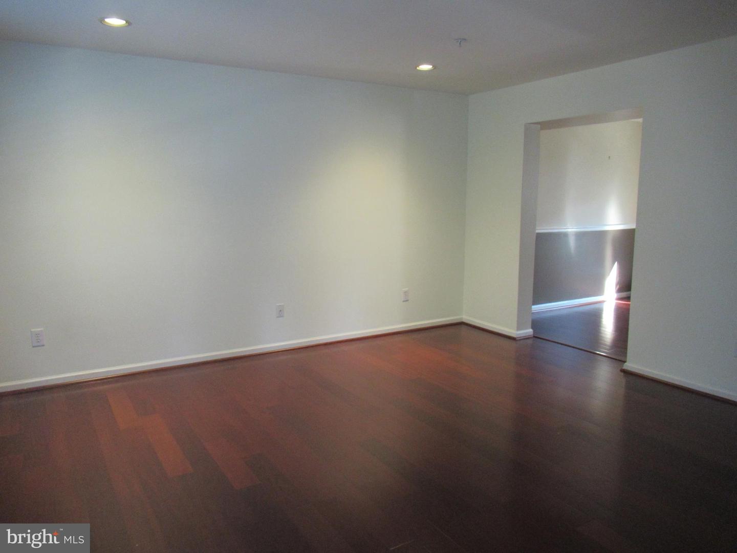 803 Purple Martin Ct #211 Property Photo 3