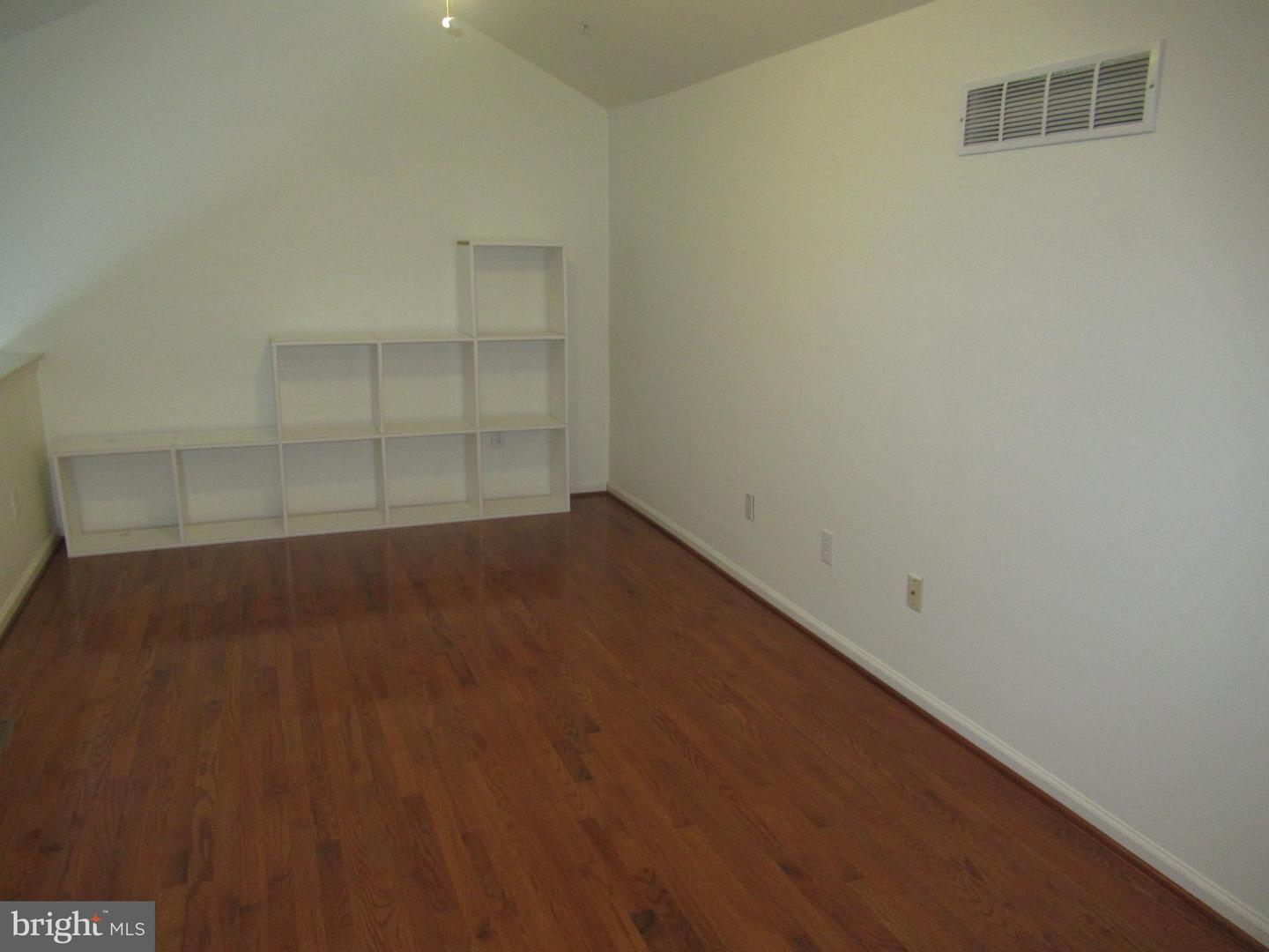 803 Purple Martin Ct #211 Property Photo 13