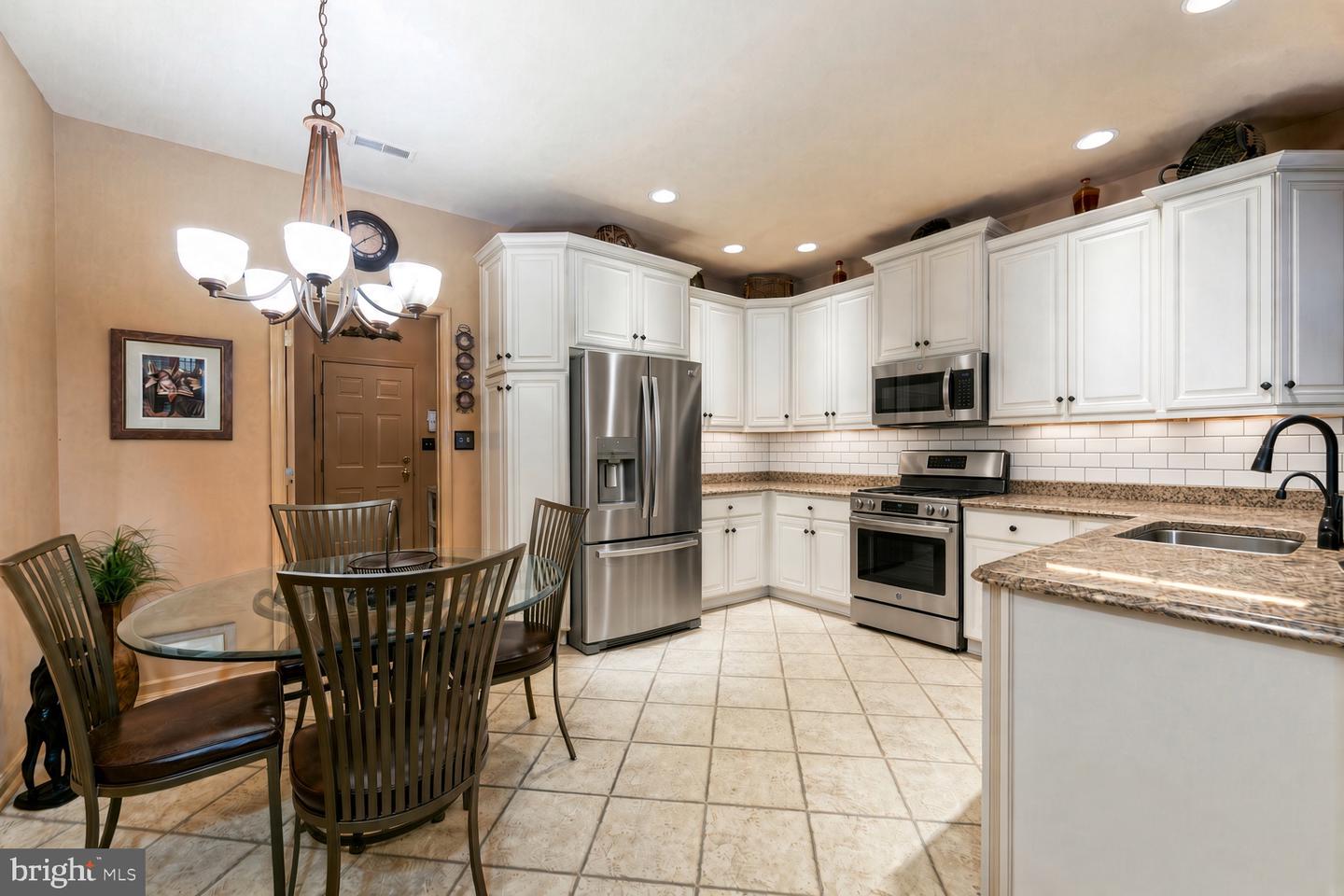 38 Shady Brook Dr #66 Property Photo 2