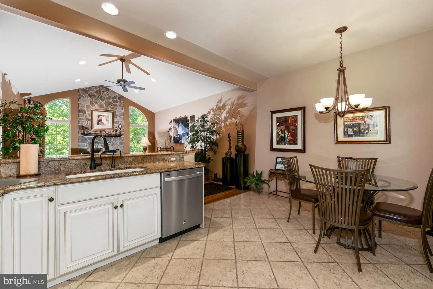 38 Shady Brook Dr #66 Property Photo 5